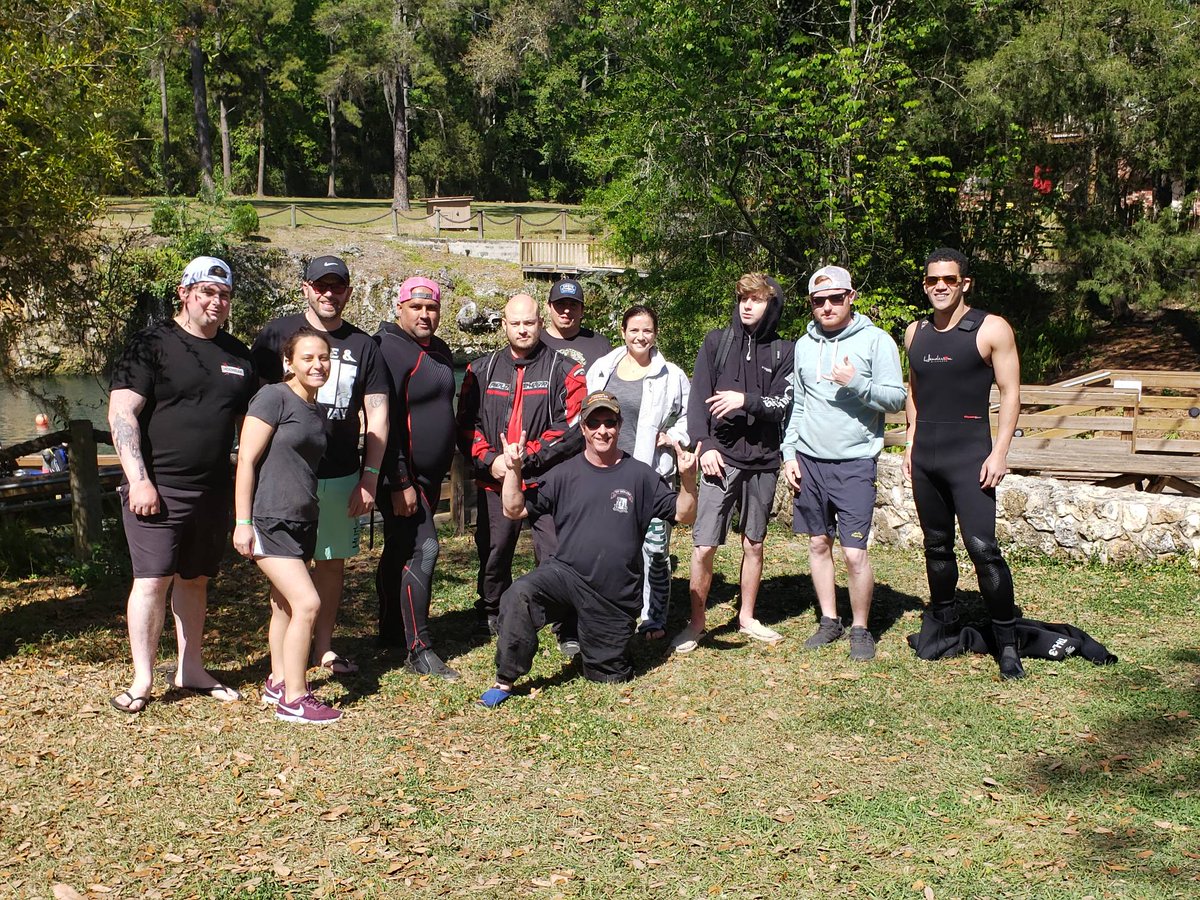 thedivestation's tweet photo. #AdvanvedOpenWater and #Deep Diver classes had a blast @ Blue Gotto! https://t.co/GdICqlmy8H