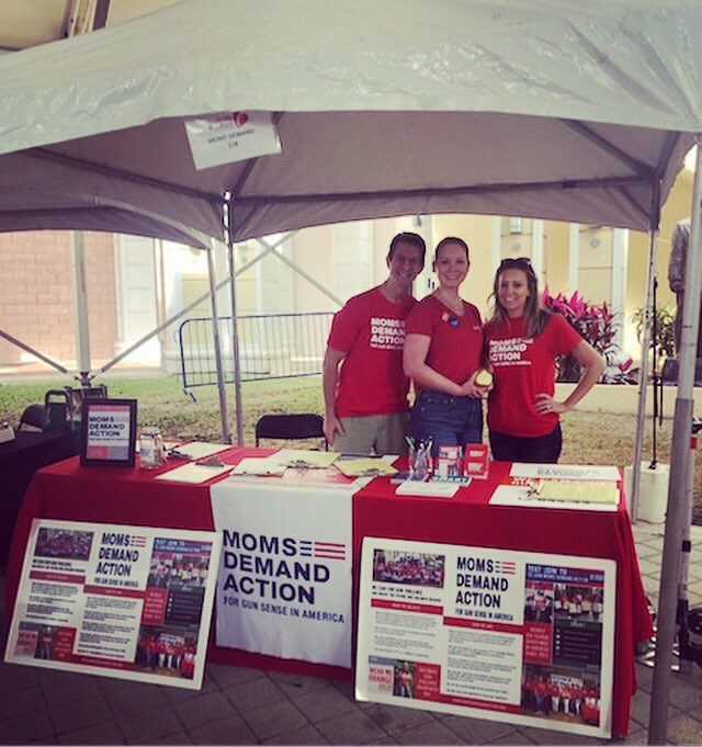 mmarfl's tweet photo. #momsdemandaction #southpalmbeachcounty #Healthfair2019 #BAWN #miznerpark https://t.co/uMQJek7r2P