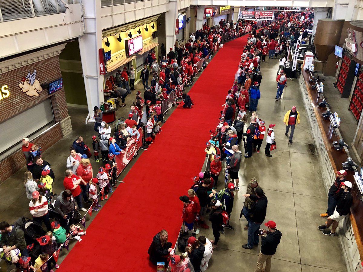 Who’s ready for the red carpet parade?!

#RedsKidsOpeningDay