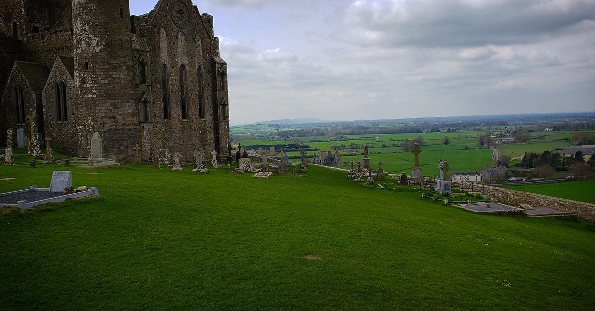 Quick pic from the Rock of Cashel.  #rockofcashel #montanaguyinireland #ireland