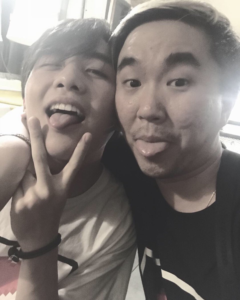 big2gether's tweet photo. ไม่พูดเยอะ รู้ๆกันอยู่555 เอาเป็นว่�� "รัก" คำเดียวสั้นๆละกันนะไอน้องชาย ให้ภาพมันเล่าเรื่องและความรู้สึก แฮปปี้เบิร์ดเดไอน้องรัก ขอบคุณสำหรับรอยยิ้ม 🖤🖤🖤🎂 #memory19thofmark #หัวใจศิวัช @Mmarksiwat https://t.co/o2q9eIS0wW