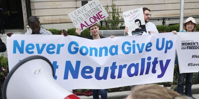 CommunitasCap's tweet image. Is net neutrality here to stay? It&apos;s looking that way and we&apos;re glad. buff.ly/2Iuvh9u