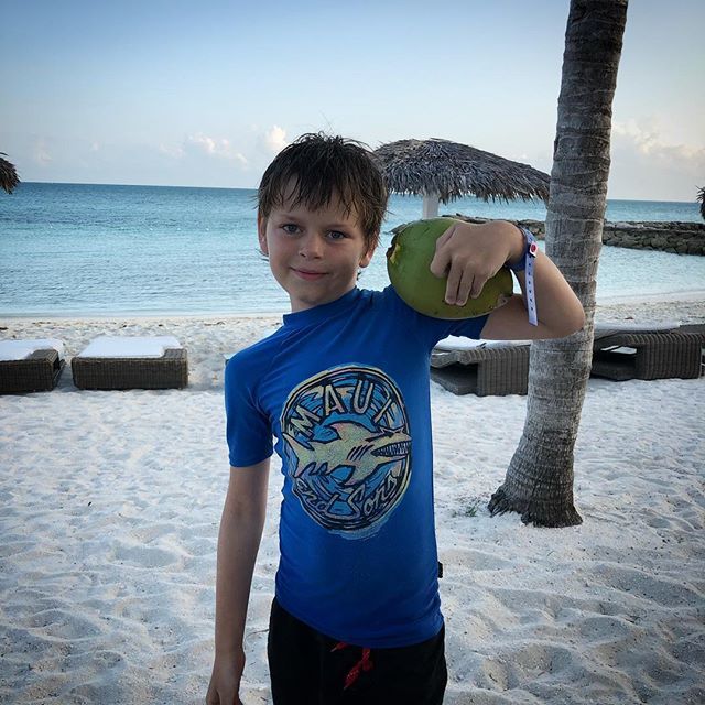 digitalnomadco's tweet photo. Mini skipper with his coconut catch 🌴 🥥. https://t.co/H2q93jx6o5 https://t.co/GBYqtWyxnF
