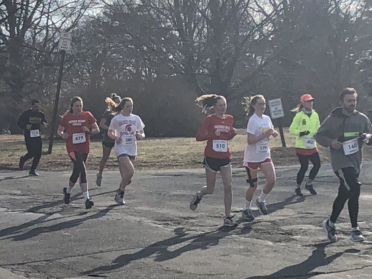 SHA_5K's tweet photo. @SacredHeart_LI students and alumnae alike running for catholic education at the @TomorrowsHopeLI #runwithheart https://t.co/XhONimVFzU