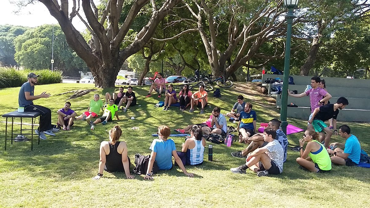 LocosXCorrerOK's tweet image. ⚠MÁS APRENDIZAJE para nuestro #RunningTeam! ❤

Hoy para nuestro equipo, una charla con el fisioterapeuta Cristian Da Silva, aprendiendo sobre prevención de lesiones, masajes y muchos e importantes contenidos para que nuestros corredores tengan otro beneficio y aprendizaje.