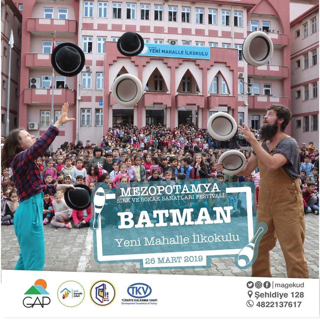 MagekuD's tweet photo. Mezopotamya Sirk ve Sokak Sanatları Festivali-Batman 2019-Yeni Mahalle İlkokulu
Sirk Batman'ı Geziyor... #msafest #sirkbatmanıgeziyor #magekud #genclikevi #gapbki #unicefturkiye #sirk #yenimahalleilkokulu #socialcircus #refugees #batman #cirquedusoleil https://t.co/cnNUEYuTBL