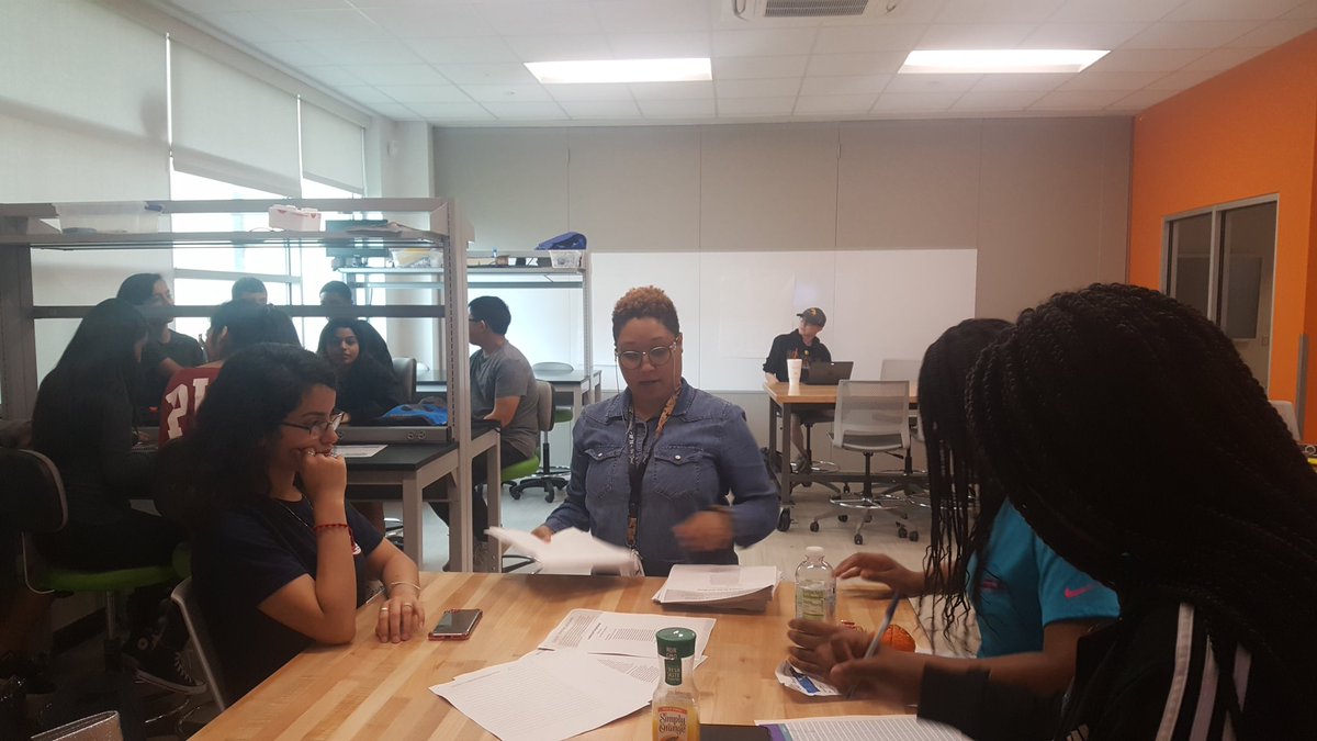 CvhsTeacher's tweet photo. #hisdcountdown today! Lot's of Rhinos and our very own Ms. Shields presenting about AP Seminar.  @CarnegieRhinos Thanks @HISD_Advanced for setting this up! https://t.co/MyLWgFd9wb