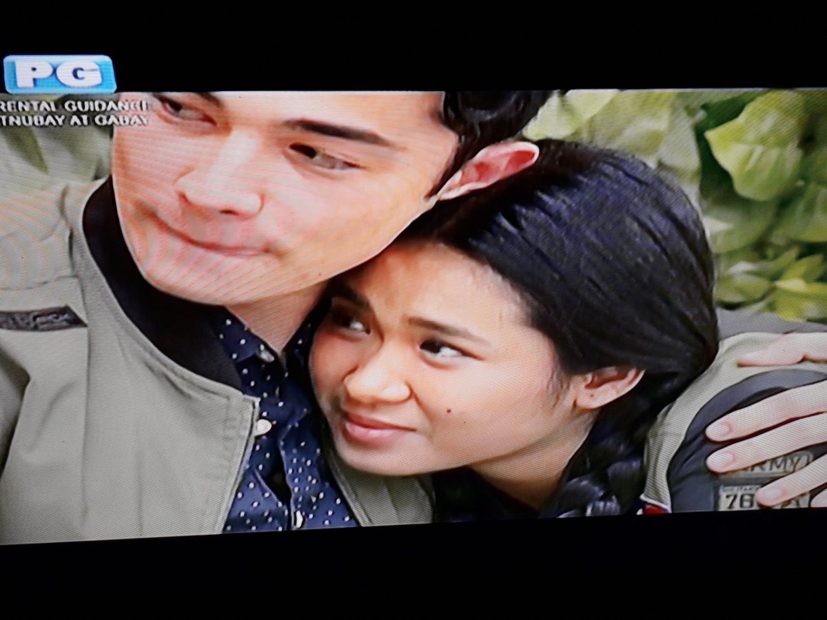 itsellacastillo's tweet photo. Woah Loudre are now officially COUPLE😍#PBBTheBigDeb8 https://t.co/Phpd5ZhLLD
