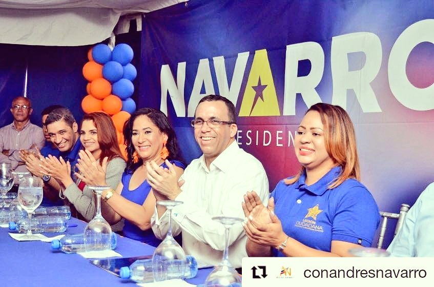 maribelSDE's tweet photo. @andresnavarrog Recibió el respaldo del movimiento Legión Ciudadana, compuesto por jóvenes, estudiantes universitarios, profesionales, empresarios y buenos residentes de este municipio que anhelan que Rep. Dom, avance cada día más, generando mayor bienestar social para la gente. https://t.co/nnjYmcp13N