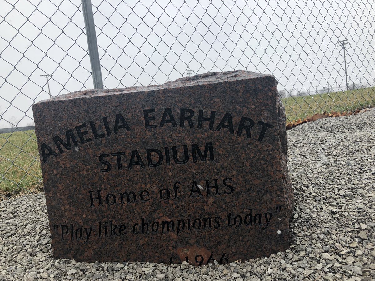 ahighbaseball's tweet photo. @sportsinkansas @KansasTurf 3 years ago a parent donated hundreds of hours and monetary resources to improve our playing field and help put up a batting cage. Would be incredible to be able to finish the job! https://t.co/SpDC32VTng
