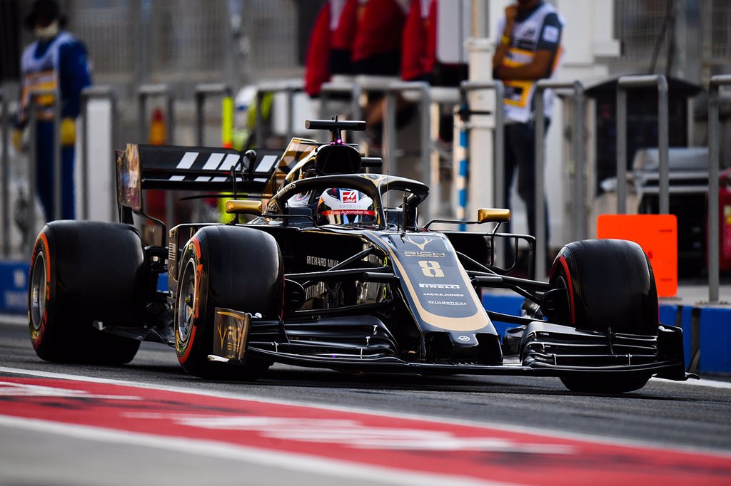 HaasF1Team's tweet photo. We have both cars through to Q2 👊

@KevinMagnussen finishing Q1 in 8th (1:29.532) and @RGrosjean in 10th (1:29.688)

#HaasF1 #BahrainGP #Quali https://t.co/mKbf3KwT1z