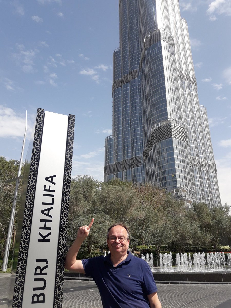 laurentdevries's tweet photo. 828 meter hoog in #Dubai is best wel hoog. Bijna 1 km de lucht in. #athetop #BurjKhalifa https://t.co/xzsZW5RUPl