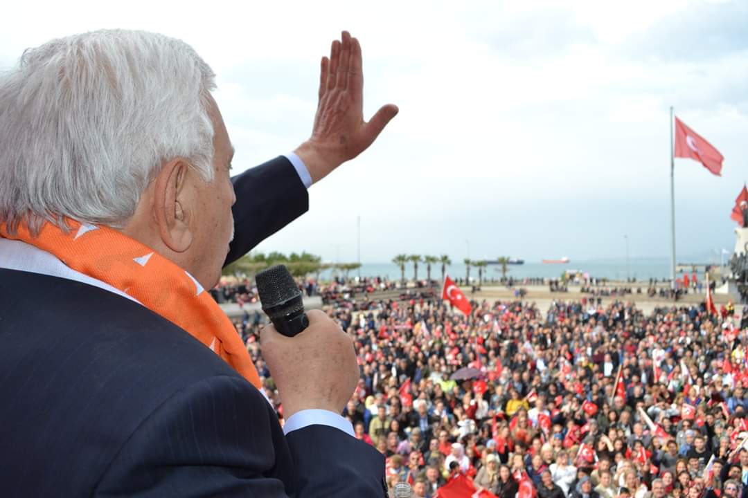 _meteaslan's tweet photo. SAĞ OLASIN, VAR OLASIN İSKENDERUN !
Öngörülen kötü hava koşullarına rağmen Büyük Anıt Mitinginde İskenderun İttifakının üzerine doğan güneş bizlere zaferi müjdeledi.Tüm hemşehrilerime sevgi ve saygılarımı sunar muhabbet ile selamlarım.

#DemokratParti #MeteASLAN
#İskenderun https://t.co/UQ3wnyGXPU