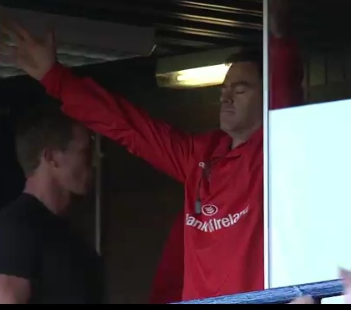 A perfect celebration for a biting 82 mins #EDIvMUN <a href="/Munsterrugby/">Munster Rugby</a>