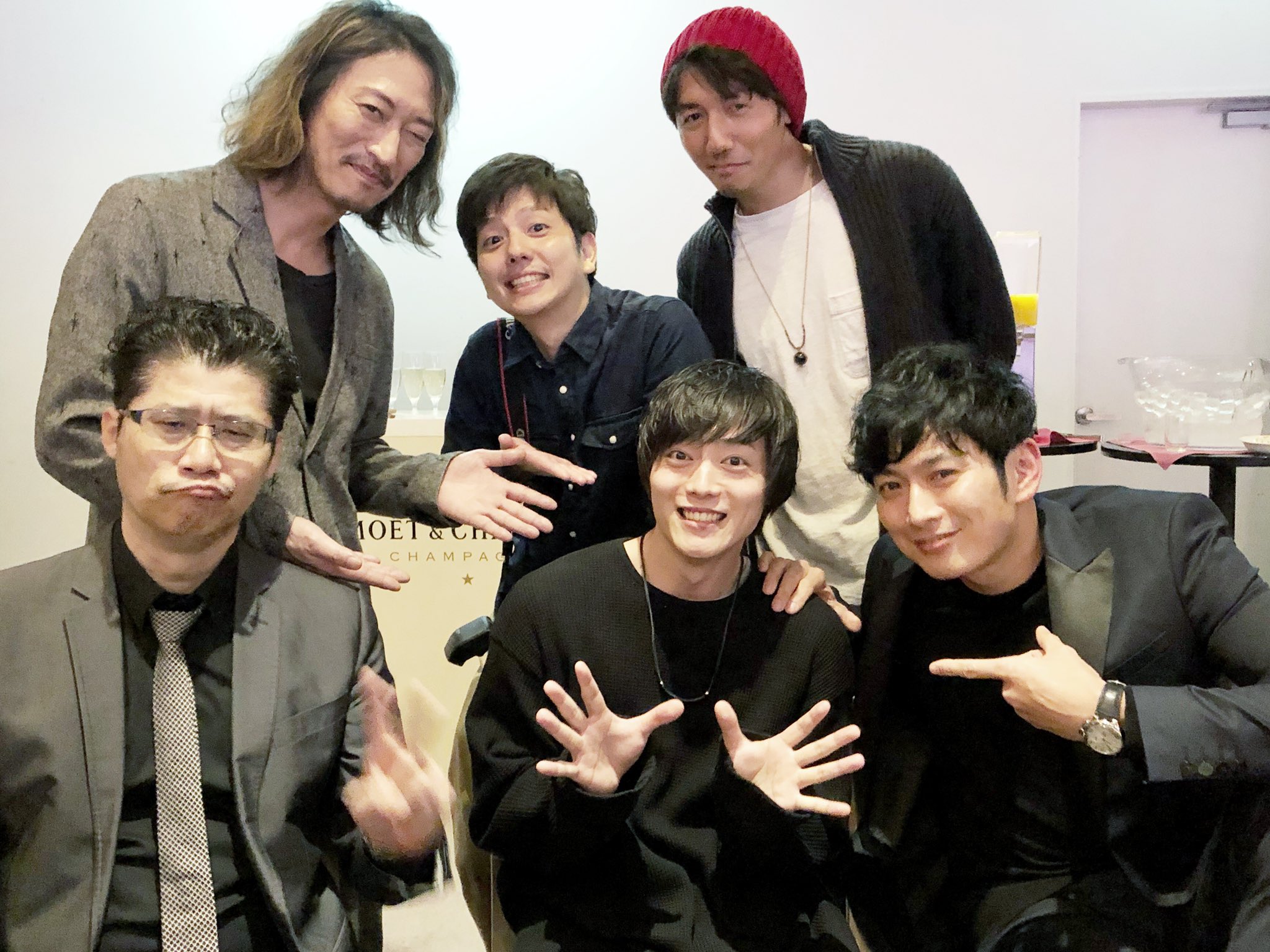 山口大地 仮面ライダー龍騎 いよいよ放送開始しました レジェンドな皆様とご一緒出来て心から幸せでした 仮面ライダー 龍騎 ナイト 王蛇 ゾルダ ガイ オーディン ベルデ T Co Ek58aofcck Twitter