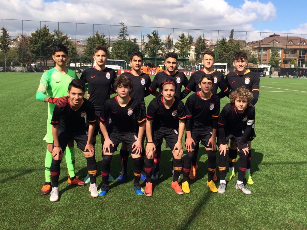 U15 Gelişim Ligi | Maç sonucu

Galatasaray 3-1 M. Başakşehir FK 

Goller: 16’ Hamza Yiğit Akman, 48’ Emir Tintiş, 84’ Nurullah Örün