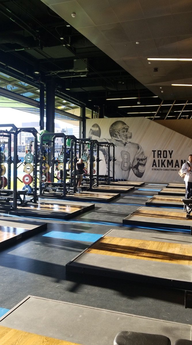 JNunezCSCS's tweet photo. Gaining the knowledge needed for success at #NSCASW19 Clinic. #RFKfootball #RFKstrength #BuiltnotBorn https://t.co/Yi7DY4vpmq