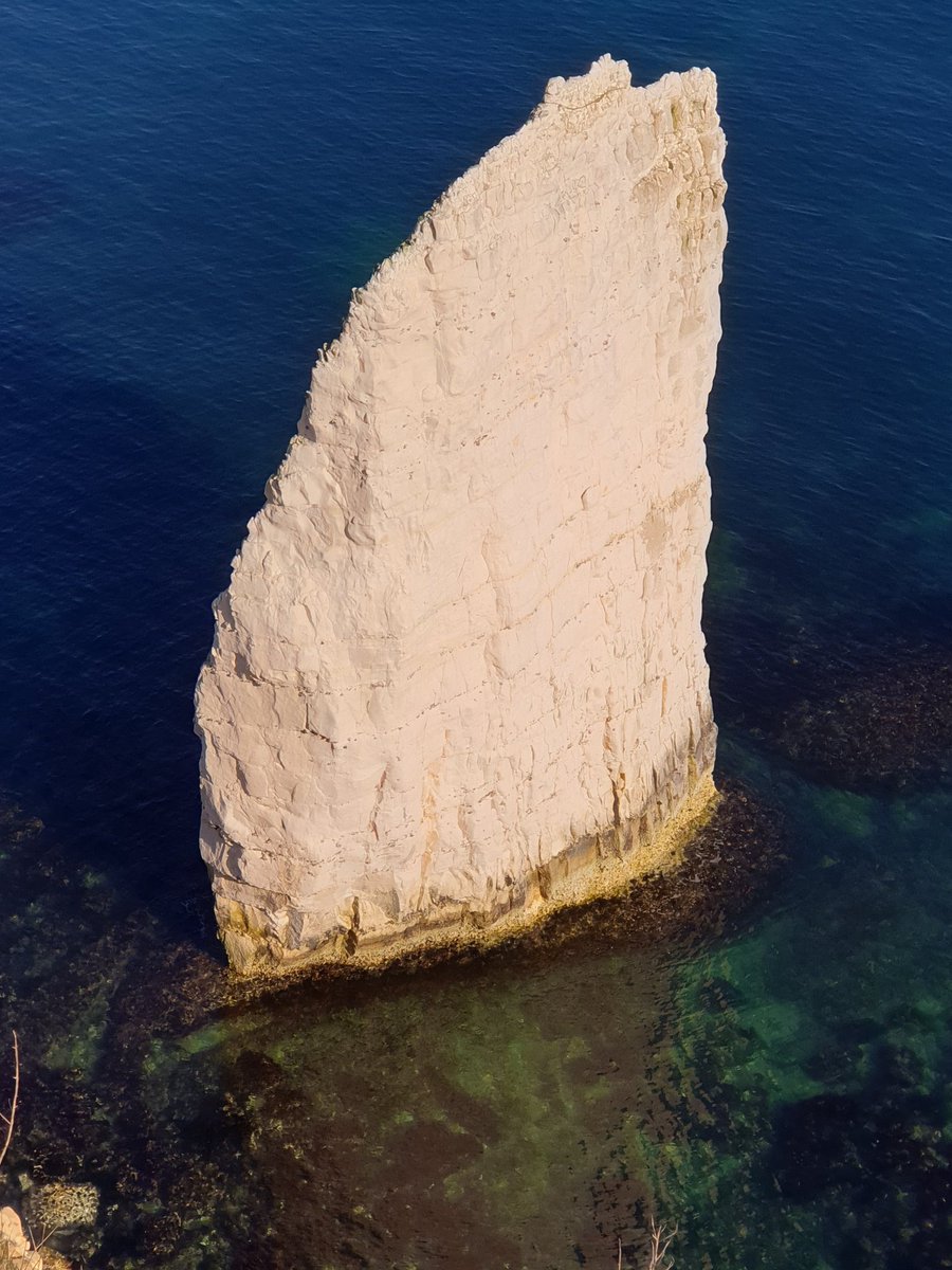 AvalonHeritage1's tweet photo. One of the Pinnacles next to Old Harry Rock down here in Studland Bay on the south coast - lots of people out enjoying the scenery and the beautiful weather. 
@bath_tours 
@andycbigguy 
@SulisGuides 
@absolutoursuk 
@westcountrygui1 
@BBGuides https://t.co/7ETywAkVpy