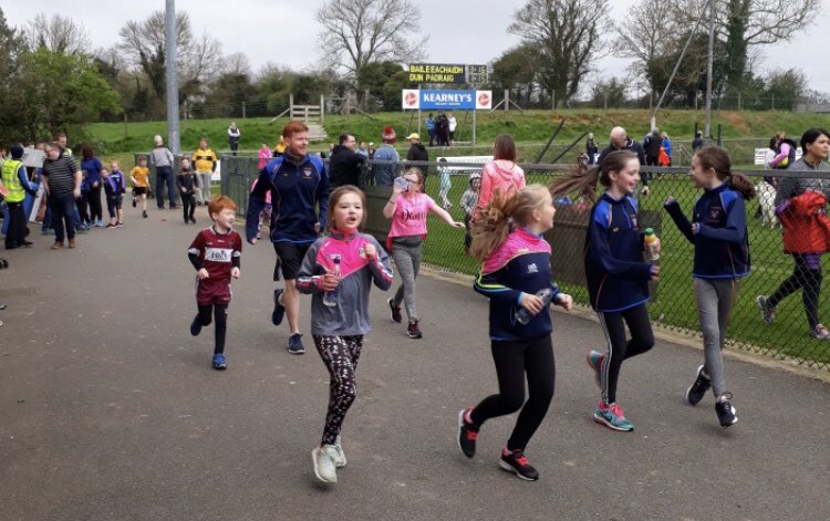 StMarysBscreen's tweet photo. Congratulations to the children who participated in the Church Island Run today @BellaghyGAC in memory of the late Paul McKeever. All for a great cause @actioncancer. Well done everyone @casementsgac 👏⭐️🌓🏐#RunforPaul https://t.co/CqH2Nzj0fu