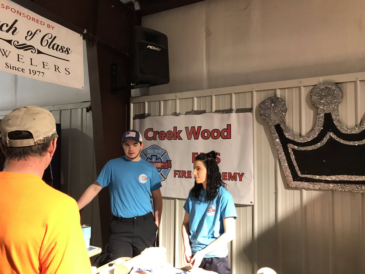 DLWeeks83's tweet photo. @creekwoodhs @DCS_TN https://t.co/YDAh7NkLGH