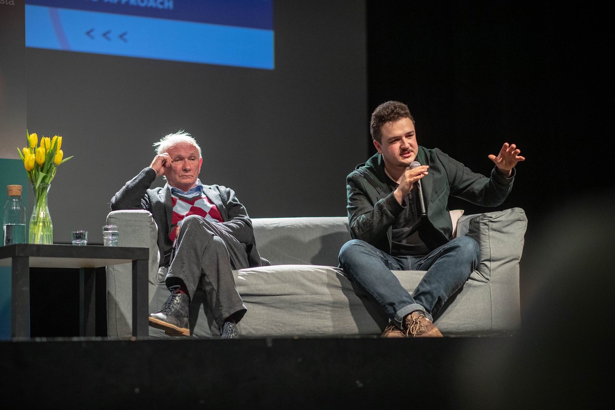 ScriptFiesta's tweet photo. Tak wyglądał #panel "#Wiedźmin - gra, film, serial". Dziękujemy wspaniałym Gościom i oczywiście publiczności! Pamiętajcie, że #ScriptFiesta trwa jeszcze przez cały #weekend - odwiedzajcie nas koniecznie! https://t.co/n9KnbaVhC2