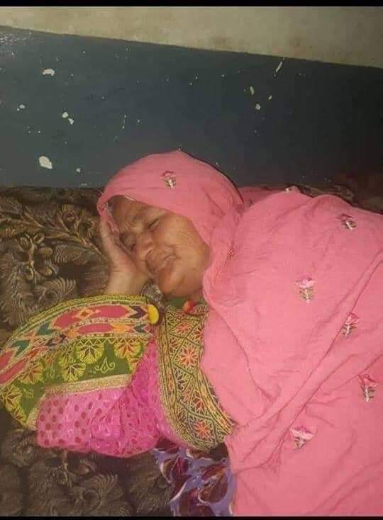 ملی شہید آرمان لونی کی والدہ محترمہ اس امید سے سکون کی نیند سو رہی ہیں کہ پشتون قوم انکے بیٹے کو نہیں بھولے گی۔
#ArmanMilliShaheed 
#PeshawarLongMarch4Arman 
@manzoorpashteen @a_siab