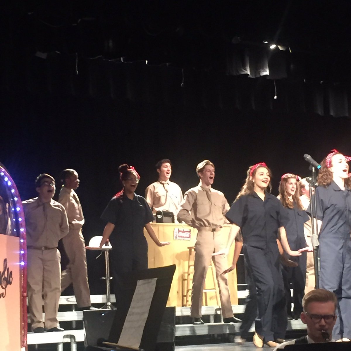 Finishing up today’s HS Show Choir Competition is the WA Hough HS Show Choir #ncshowchoir