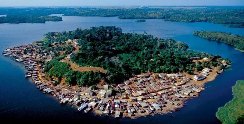 online_altitude's tweet photo. #Decouverte #Tourisme #CIV225

Nous vous présentons Tiagba, village lacustre de 4 000 habitants situé à 100 km à l'ouest d' Abidjan. https://t.co/GJZ4VCuTvw