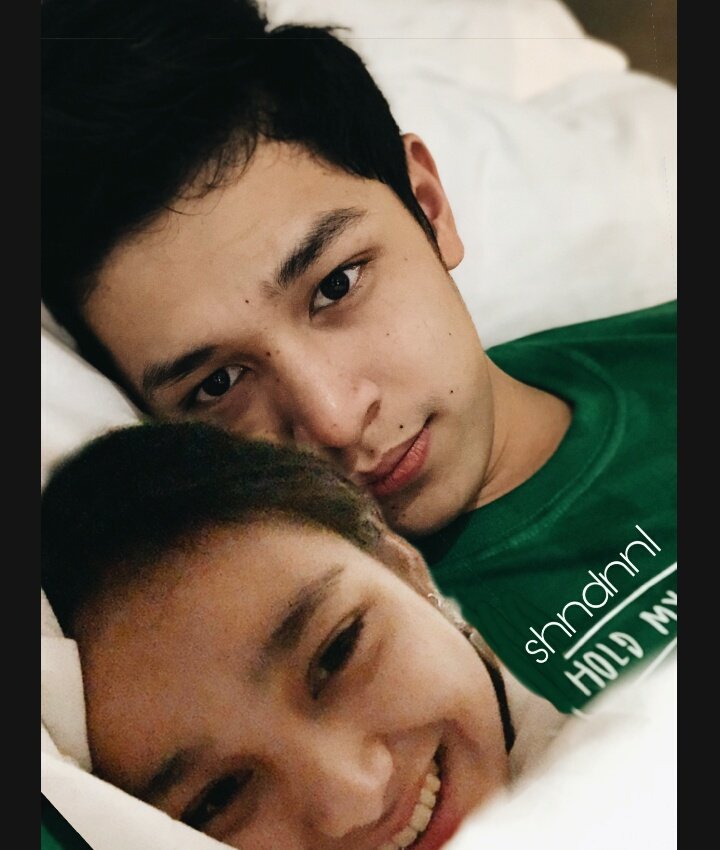 sshanyyyy's tweet photo. Oh pasensya na sa pablur na kuha nila kanina ahhaha eto na Goodnight na daw mga dilawan.
ahahahhaah
@msKarinaB  @AljonMendoza_ 
#KARJONCoolsaBICOL https://t.co/v0vC9eygj6