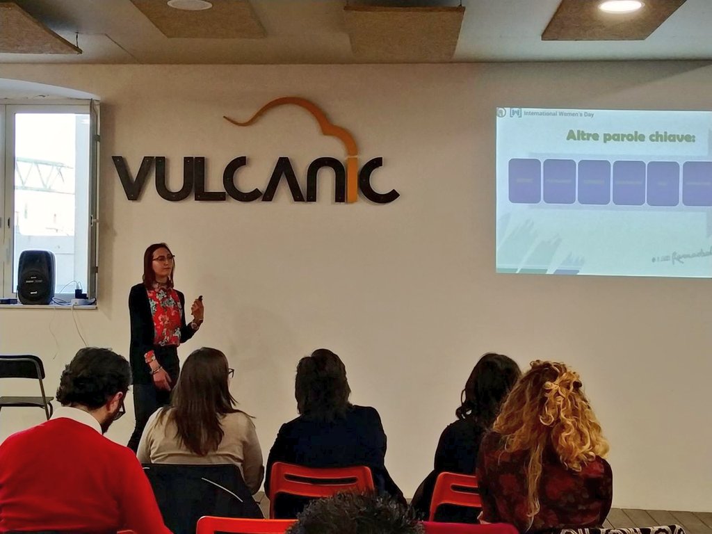 Hai mai immaginato di poter parlare con la tua auto⁉Oggi è possibile!
<a href="/FrancescoSciuti/">Francesco Sciuti</a> e Valentina Di Mauro ci spiegano che è possibile interfacciarsi facilmente con gli oggetti attraverso le action on Google! 💻
#IWD19 #IWDCATANIA  #WTM19