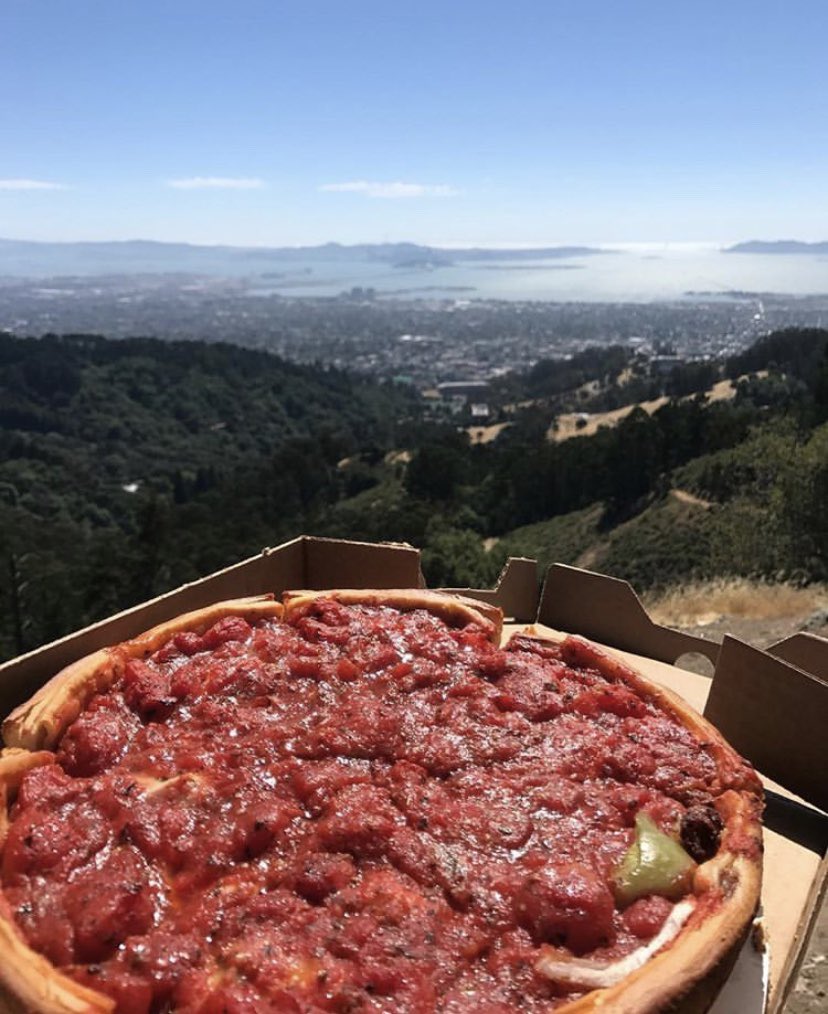 ZacharysPizza's tweet photo. The suns out! 🤗 Who’s down for a hike with a pizza picnic at the top?! 😍🍕⛰☀️🙌
#zacharyspizza #employeeowned #pizzawithaview https://t.co/6MiAi1Jgz1