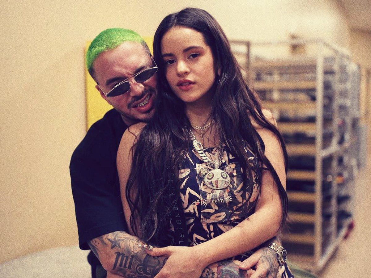 WeLove_40's tweet photo. 🌟22:00 Conecta con el mejor sonido urbano 🌟
@Welove_40 By @charlieJimene_z ⏬
💥NOVEDADES💥
✈@Rosaliavt feat @jbalvin #ConAltura
💟@SoSofiaReyes #RIP
☯@Nickyjampr #TeRobaré
👑@Selenagomez #CantGetEnough
🎁⬇ESCRIBE AQUÍ TUS PETICIONES ⬇🎁

 https://t.co/uoGZSVBFfE https://t.co/6VzG4WPjqm