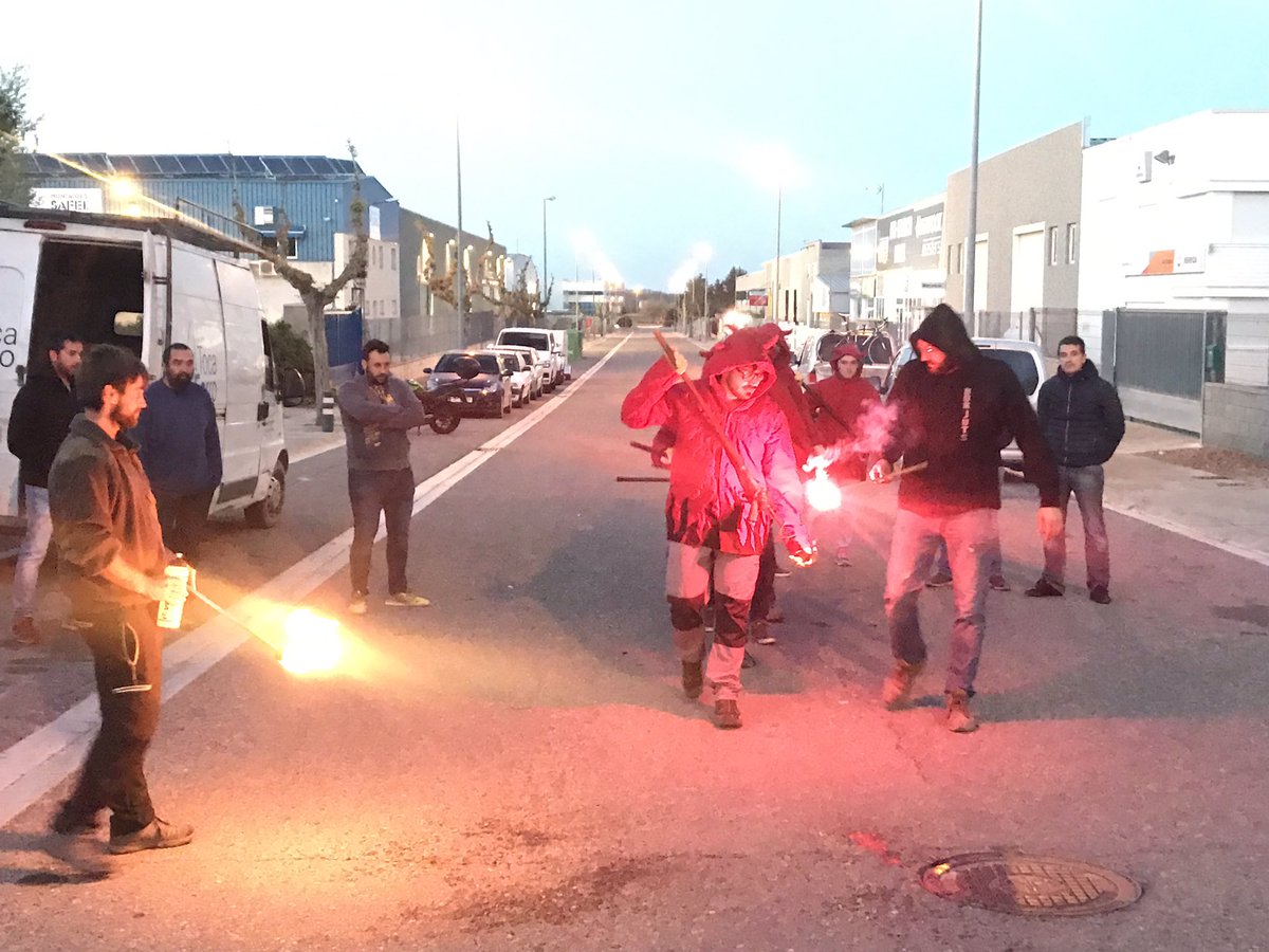 Diables_Borjuts's tweet photo. Noves formacions CRE pels nous membres i presentació de nou producte per la temporada que està a punt de començar. #borjuts #diablesborjuts #diablesborgesblanques https://t.co/GAKBByvkI7