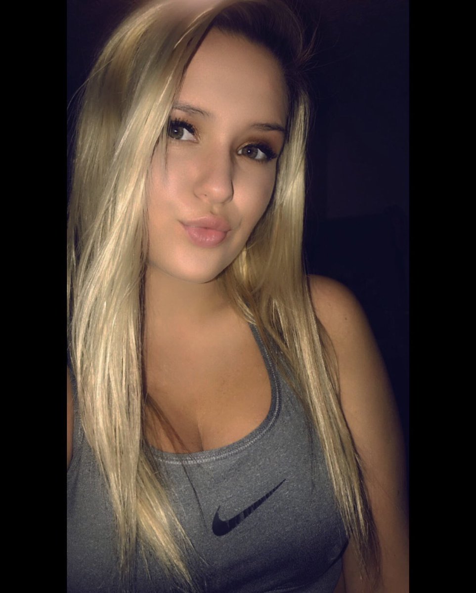 malorie🍓 tweet media