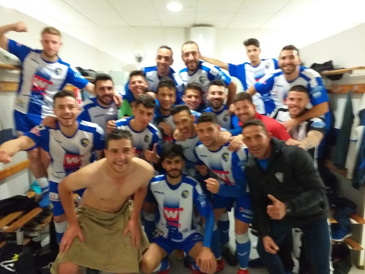 BadolatosaCFS17's tweet photo. En Tren directo hacia la permanencia 💪🏼💪🏼👌🏻👌🏻👌🏻👌🏻💪🏼💪🏼 el Badolatosa CF vence al Pino Montano por 3-0👌🏻👌🏻👌🏻😎😎😎 con 3 goles de Caín😎😎 enhorabuena señores a disfrutarlo en la Ruta de la Tapa😎😎😎👌🏻👌🏻👌🏻😉 https://t.co/oWtiYwfj36