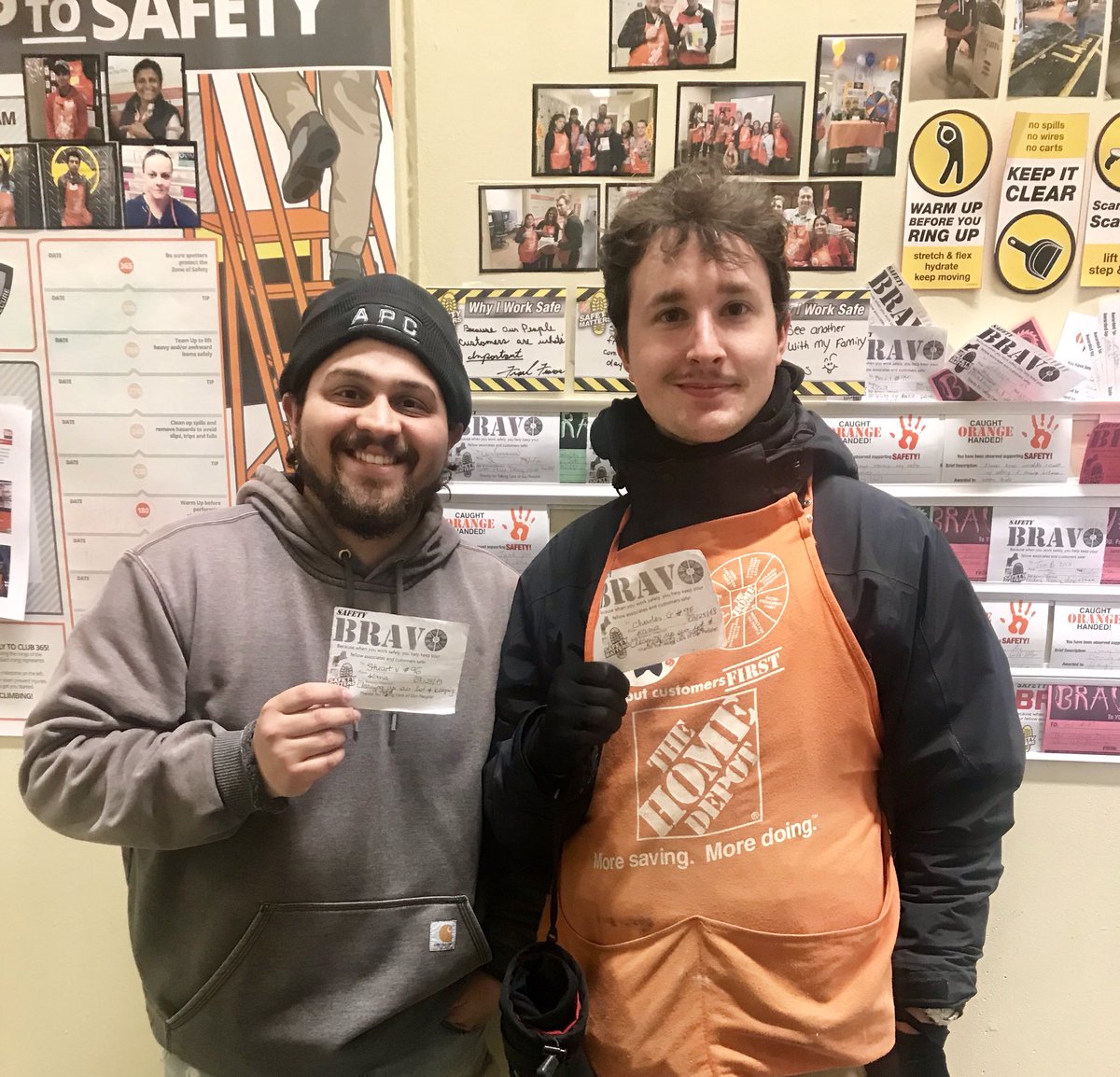 KasiaVagueiro's tweet photo. Recognizing Stuart and Charles for working InFocus and keeping our Lot safe πβ¨π―#thankyouforworkingsafe #stayfocused #team908 @ValineAlejandra @fearon_frank @seemashinde10 @laucinda @fernandoa1263 @MightyquinnH https://t.co/mHt2uSeV9C
