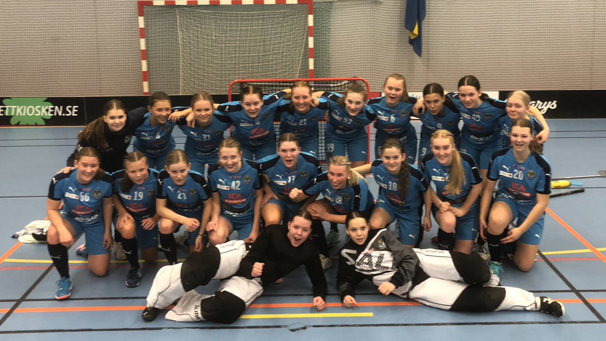 @fbckalmarsund DJ17 klara för Innebandyfesten! 9-0 mot Lockerud! Vart var @sporten_ob @BarometernSport ?