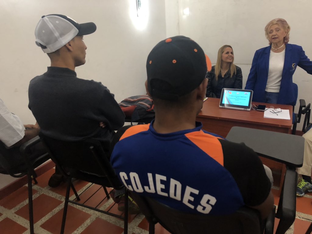 fevebox's tweet image. #Fevebox || Asamblea General Ordinaria||
•••
Celebramos en Cumaná con la patrona
Virgen de Santa Inés la Gala de boxeo en su honor 🥊👏🏻. 
🇻🇪Informe de Gestión durante el año 2018