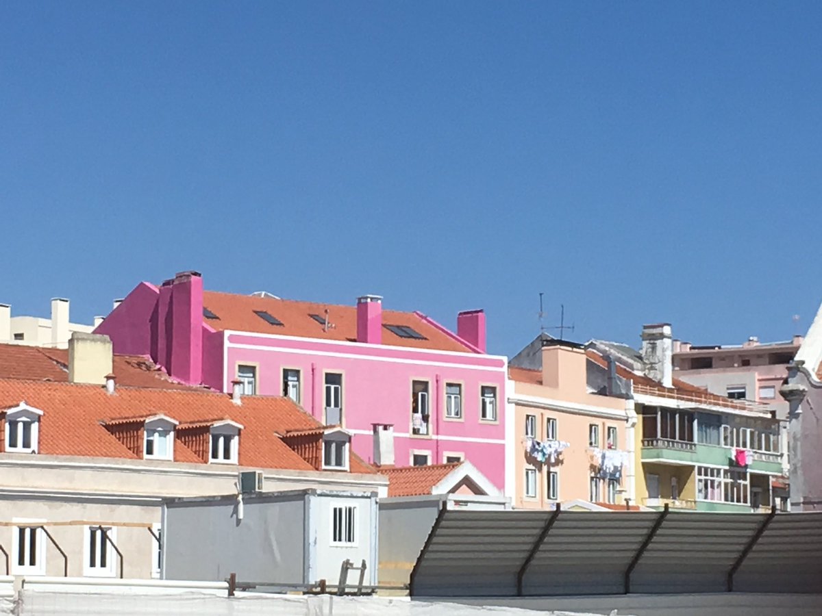 megiii_loise's tweet photo. Lisboa is such a beautiful city ! Lucky us ! #ADPD19 https://t.co/lspfsK6PYf