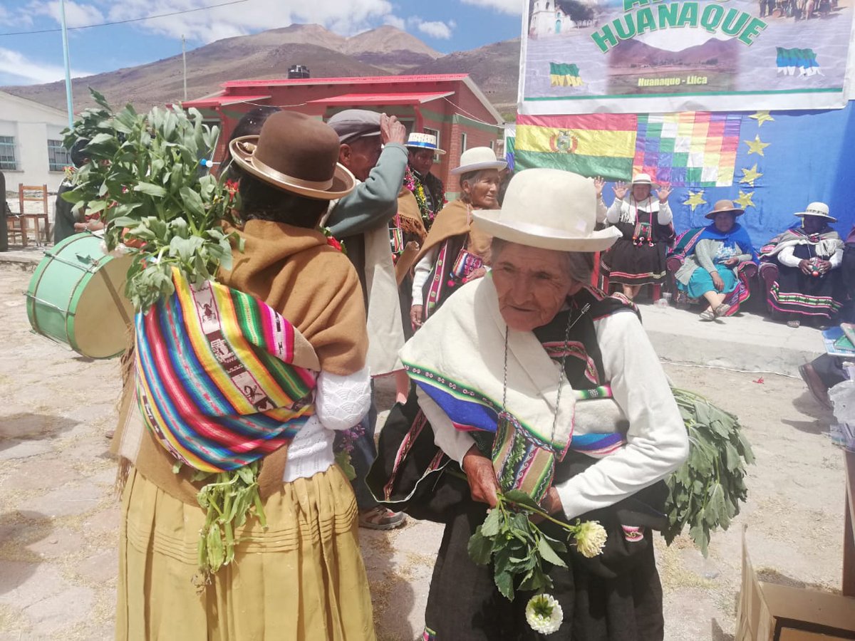 minedubol's tweet photo. Entrega de #AulaSolar en Llica #Potosí
Danza del "Carnaval Huanaqueño". https://t.co/TvL8dq6Y0O