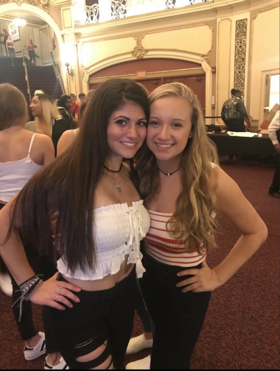 FeltBridget's tweet photo. Happy birthday @lauren_massry I hope you have the best day 💕💕💕 https://t.co/zNtnHeEkxv