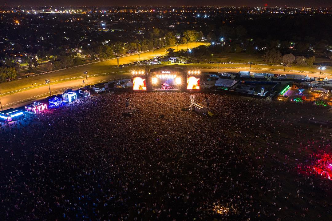 🤩¡Con más de cien bandas y artistas de los estilos más variados, ayer empezó la sexta edición del <a href="/lollapaloozaar/">Lollapalooza Argentina</a> que sin dudas, será el evento del año!
👉🏼Todo lo que tenés que saber del #LollaAR : goo.gl/yR35vB