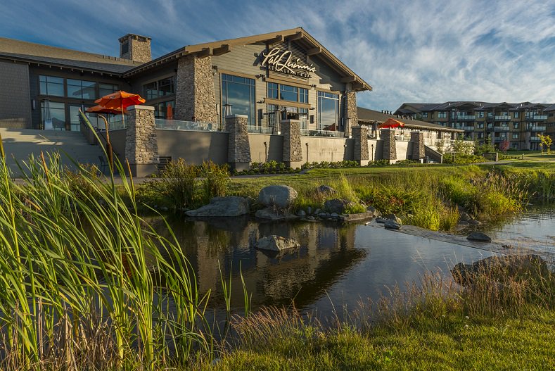 Relax this weekend at Pat Quinn's! Sit back and enjoy the views of the fairways of Tsawwassen Springs and Vancouver's North Shore mountains while dining on our superb menu 🥂
.
.
.
 #riseandshine #weekendeats #chefcreations #visitdeltabc #ladner #tsawwassen