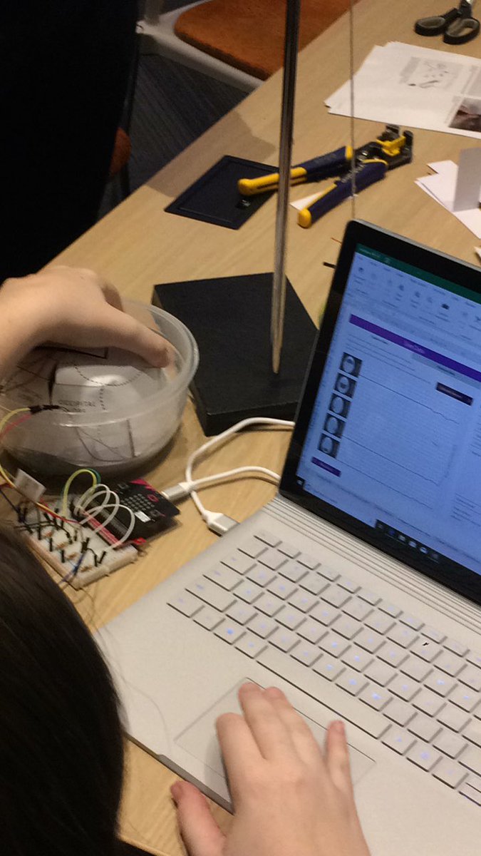 MrsThuss's tweet image. #hackSTEM with @FCLEdu  Brain injuries and gathering data Great ideas I am excited to share with @murtis1983 and @window2learning #Transform2030