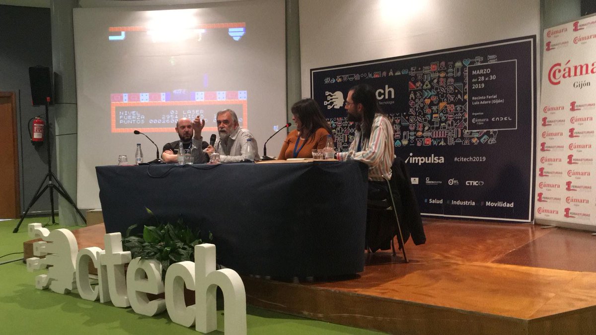 Citech_es's tweet photo. Habla Paco Suárez, que nos explica cómo empezó a programar, y cómo empezó a crear videojuegos #citech2019 #retro https://t.co/FmQVO6PWRg