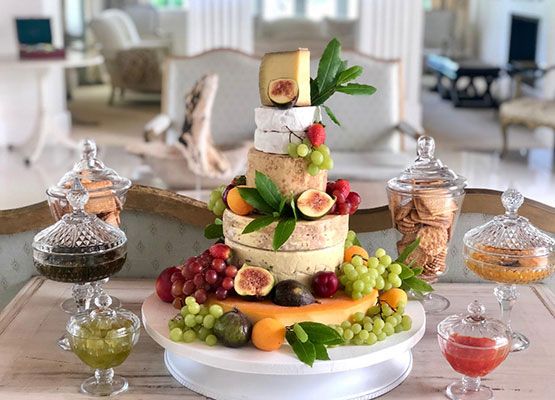 TrouInspirasie's tweet photo. Wade's Cakes spesialiseer in unieke koeke en delikate soetgoed vir enige spesiale geleentheid of okasie.  https://t.co/2rfRdgHgoY https://t.co/NGnwy0XX3s