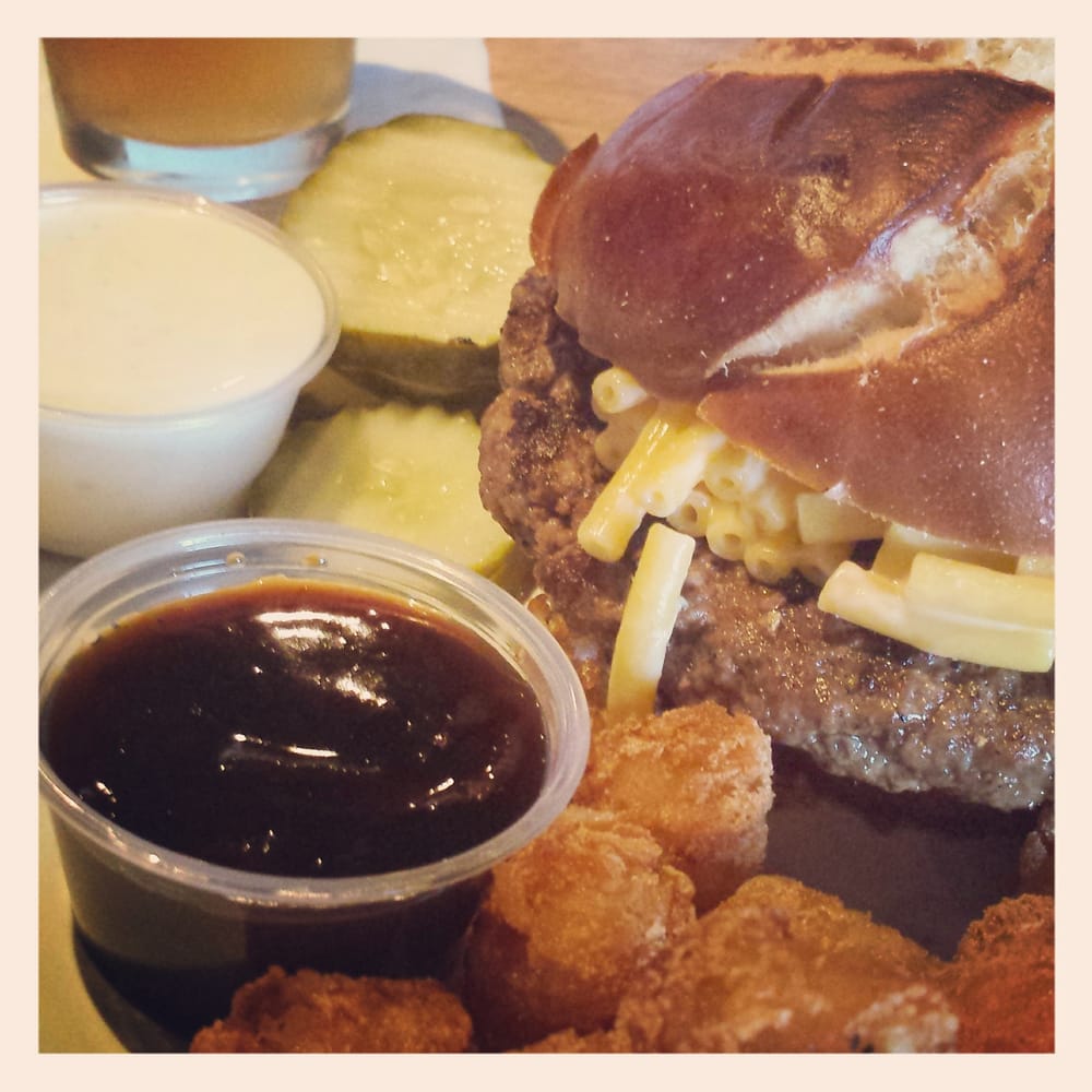 TheAssemblyIL's tweet photo. We're not saying we're mind readers or anything, but we'd bet that you're craving this right now! https://t.co/2jHEo09KEK