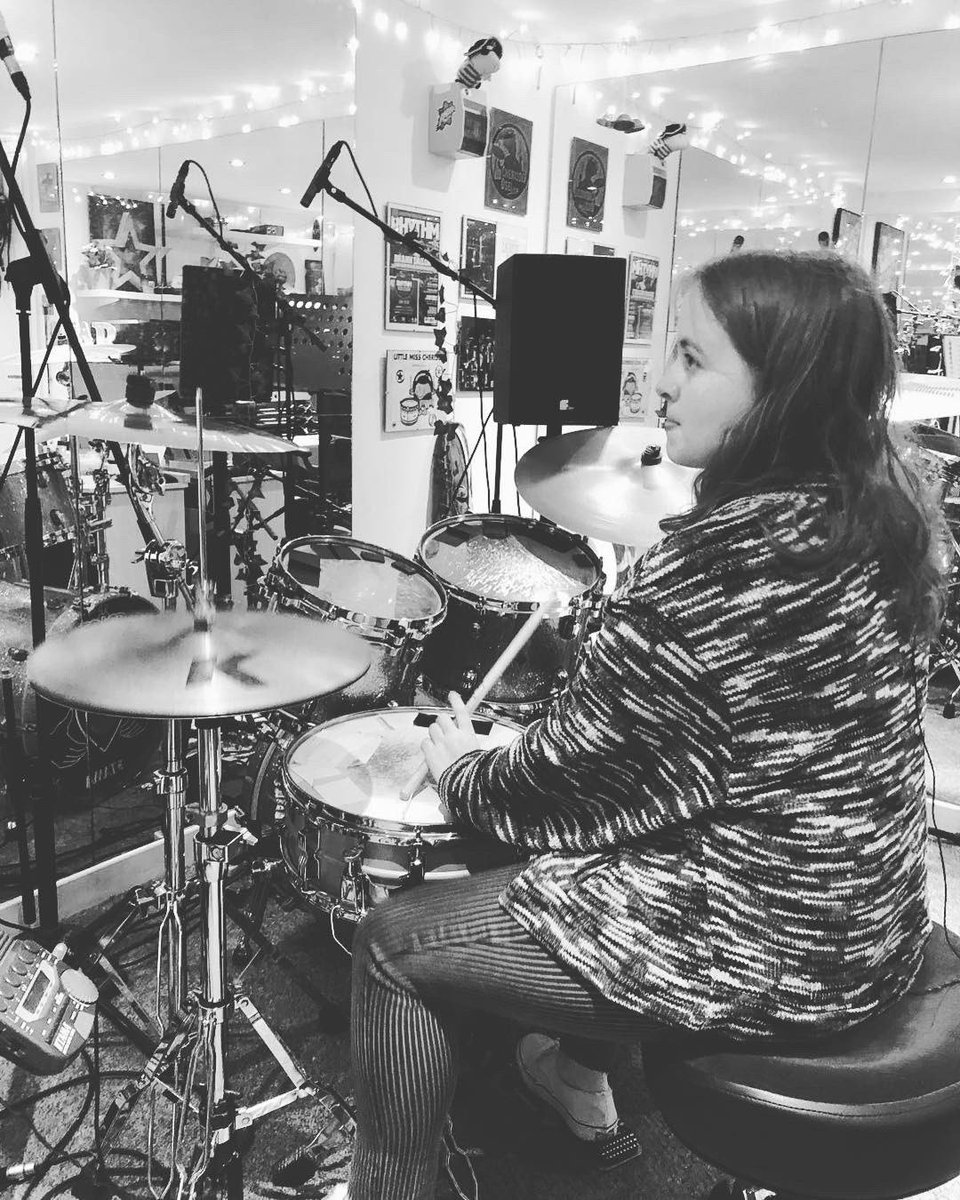 Cherissedrums's tweet photo. Not a bad start to the weekend with 2 intensive drum lessons today!!Intensive lessons are perfect for students who want that ‘espresso martini’ mega motivation style session that will instantly improve your skills and focus! #yay #drumsrule #maybeabitbiased #drummer https://t.co/eBdJg8lzUN