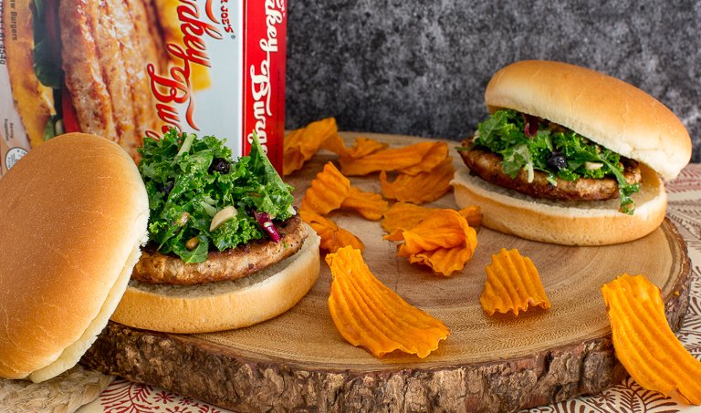 HelloEnvoy's tweet image. Warmer spring weather is here, which means it is the perfect time to fire up the grill for a weekend cookout. Try this simple turkey burger recipe: ow.ly/Fb0a30ofK1v  #Family #Recipes #Spring #Grilling #BBQ