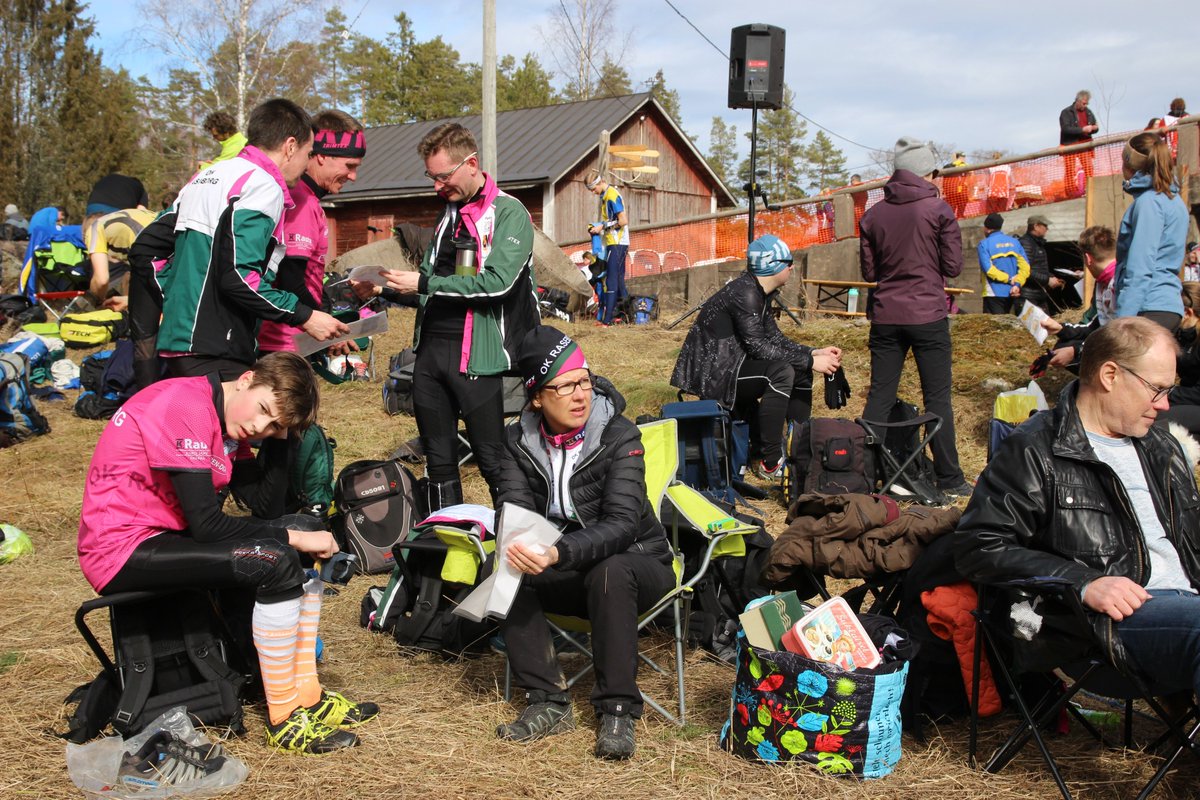 OKRaseborg's tweet photo. Tävlingssäsongen 2019 började idag; flera raseborgare deltog i Karis Uras medeldistans i Snappertuna. Flera bra prestationer i en varm solsken! Kisakausi 2019 alkoi tänään Karjaan Uran kisoissa: useita hienoja suorituksia lämpimässä auringonpaisteessa! #orientering #suunnistus https://t.co/DEn2VYEzHd